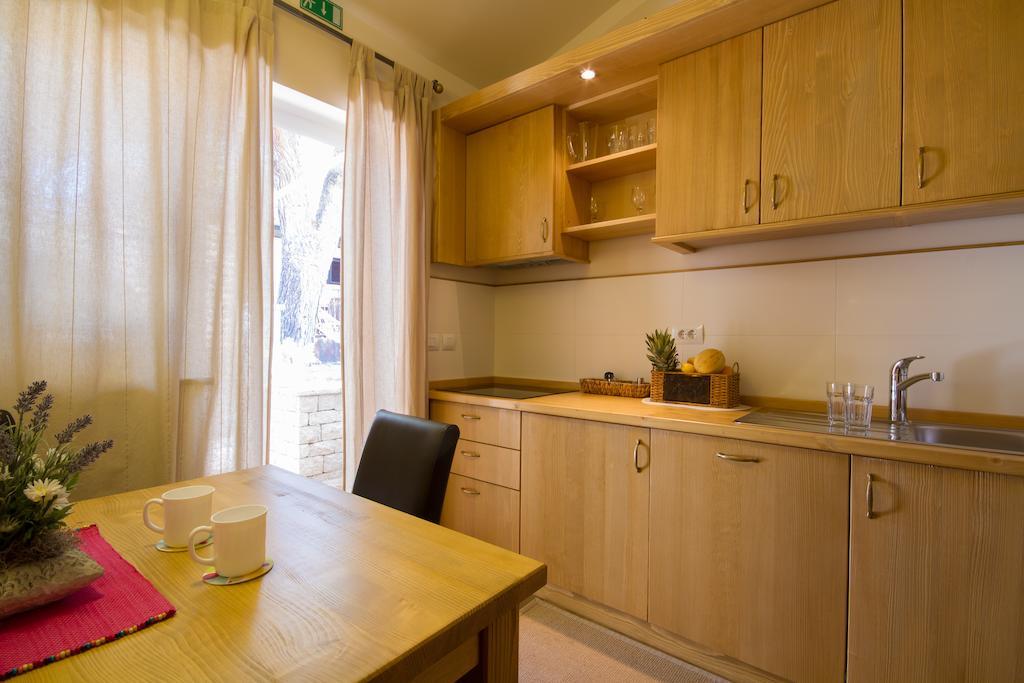 Apartments Erica Lux Новиград Стая снимка